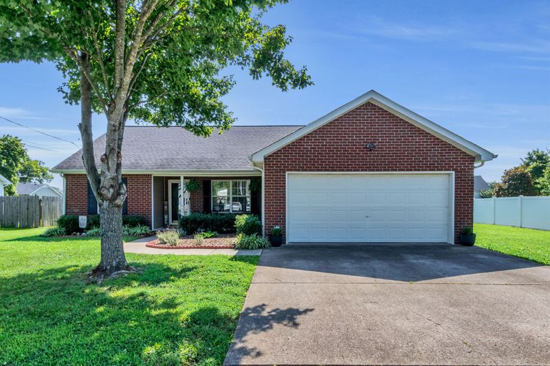 2918 Henderson Ln, Murfreesboro, TN 37130