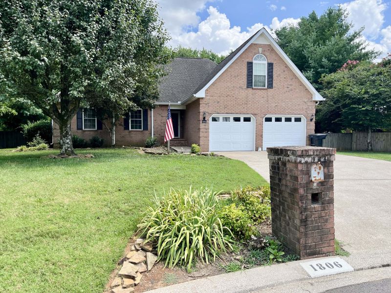 1806 Iroquois Ct, Murfreesboro, TN 37127