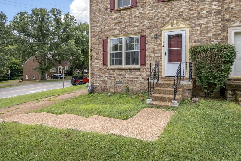 934 Hammack Dr, Nashville, TN 37214