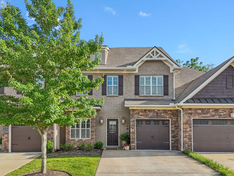3234 Blue Sky Dr, Murfreesboro, TN 37130