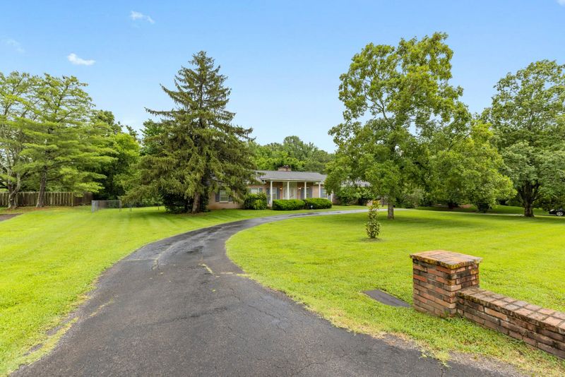 5325 Forest Acres Dr, Nashville, TN 37220