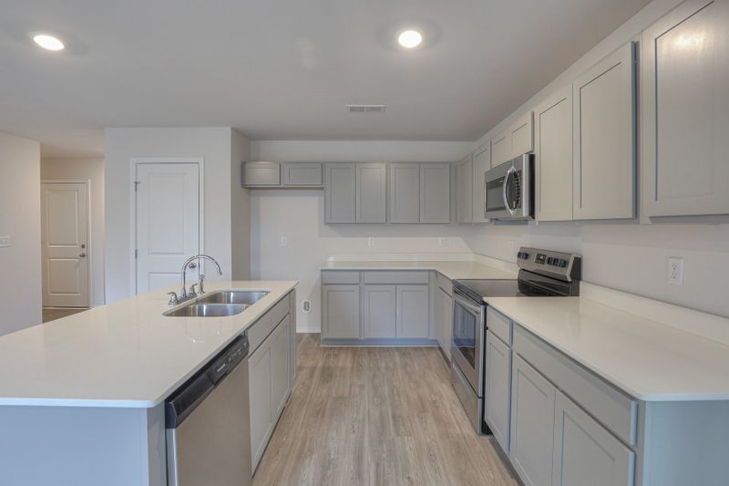 620 Cedar Brook Dr, White House, TN 37188
