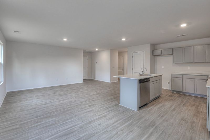 620 Cedar Brook Dr, White House, TN 37188