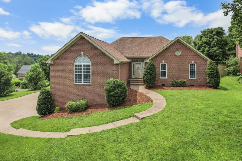 103 Fieldcrest Dr, Hendersonville, TN 37075