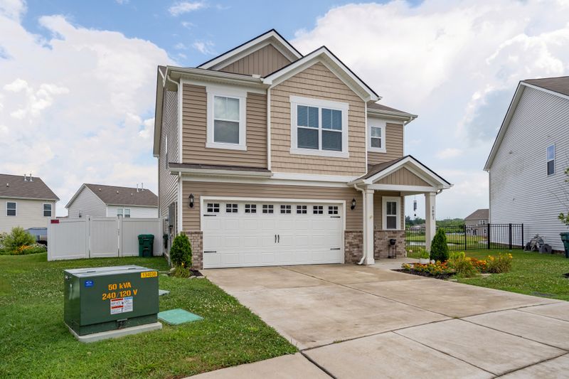 1002 Baltusrol Ln, Lebanon, TN 37087