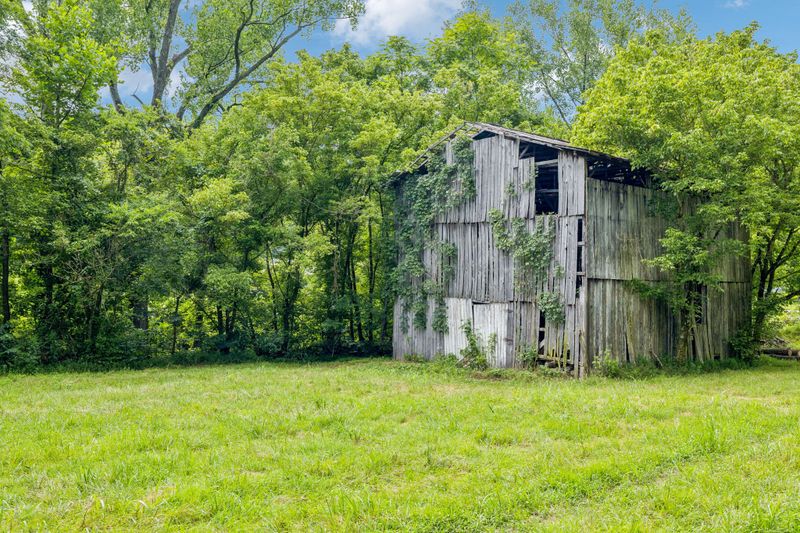 296 Little Creek Rd, Pleasant Shade, TN 37145