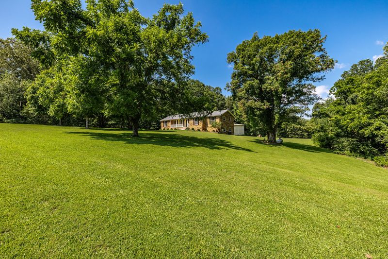1045 Gasser Rd, Ashland City, TN 37015