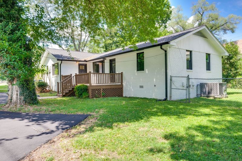 928 Battlefield Dr, Nashville, TN 37204