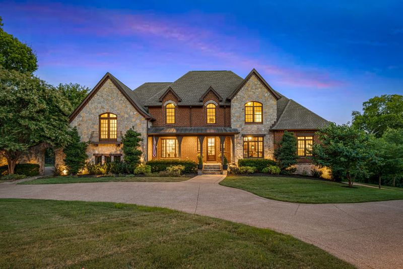 405 Lake Valley Dr, Franklin, TN 37069