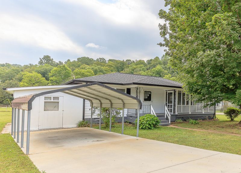 89 Oak Ct, Rossville, GA 30741