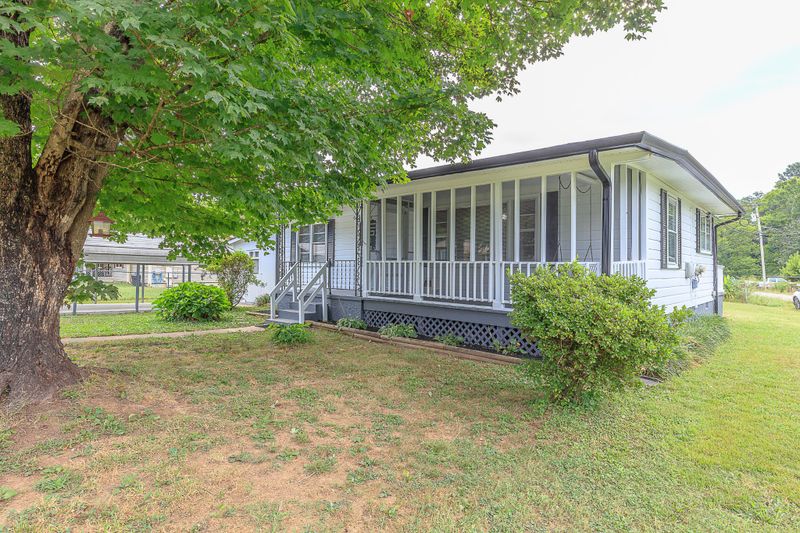 89 Oak Ct, Rossville, GA 30741