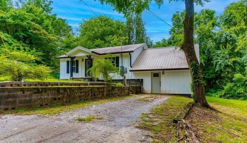 303 Claire St, Rossville, GA 30741