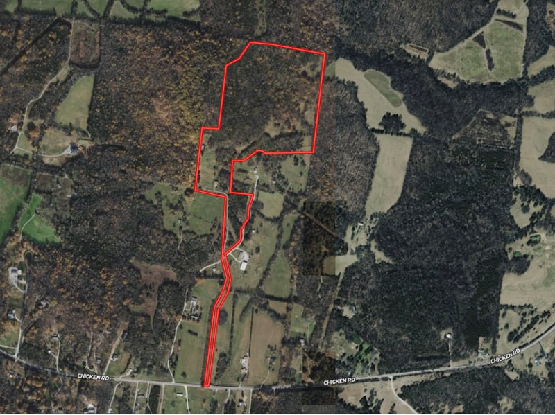 1933B Chicken Rd, Lebanon, TN 37090