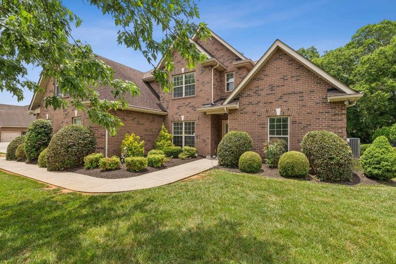 2805 Wynthrope Hall Dr, Murfreesboro, TN 37129