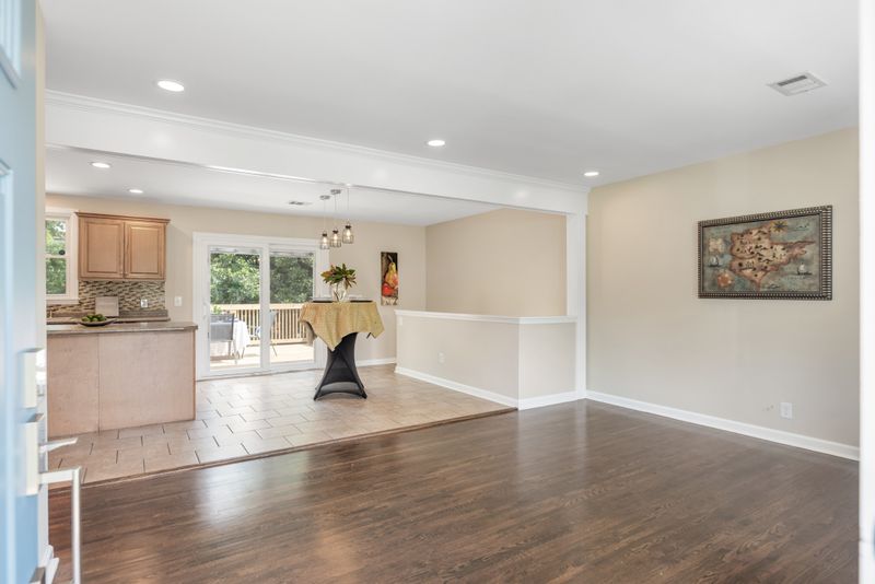 206 S Valley Rd, Hendersonville, TN 37075
