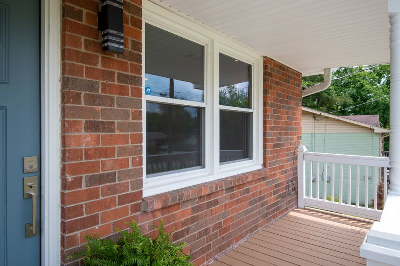 206 S Valley Rd, Hendersonville, TN 37075