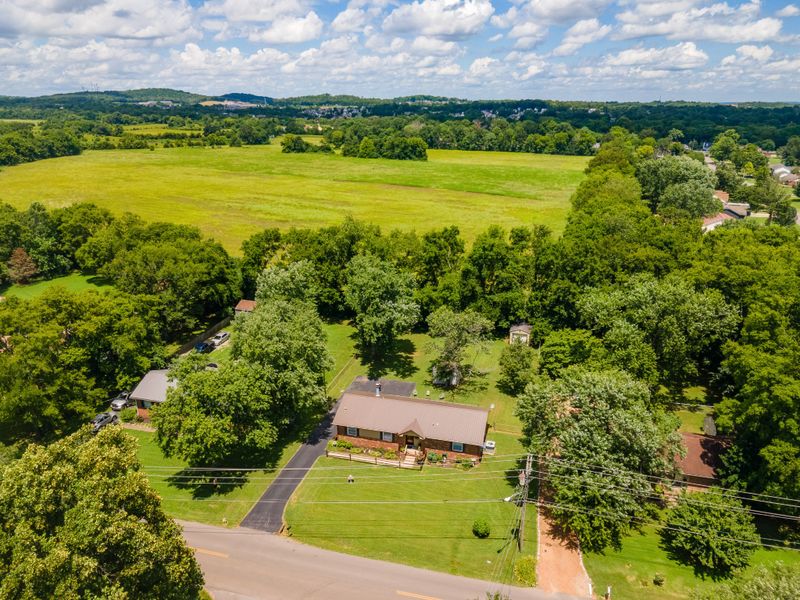 620 General Barksdale Dr, Smyrna, TN 37167