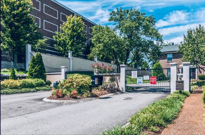 145 Academy Sq, Nashville, TN 37210
