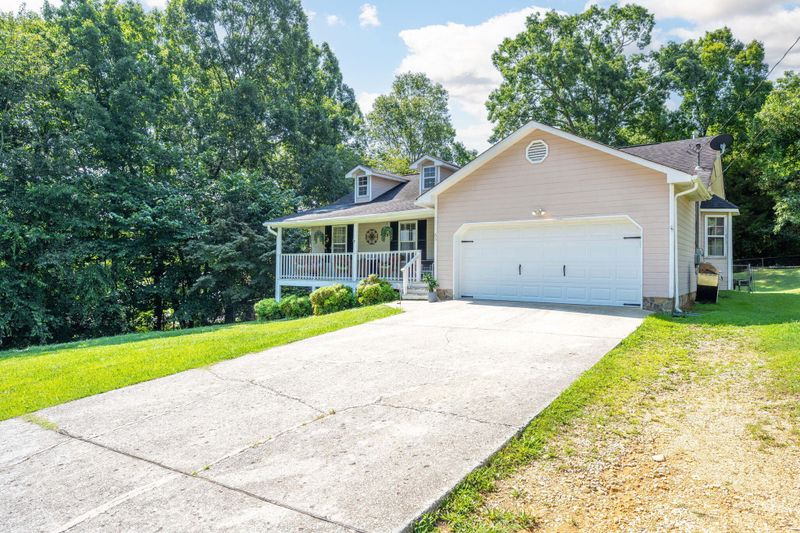 63 Johns Dr, Ringgold, GA 30736