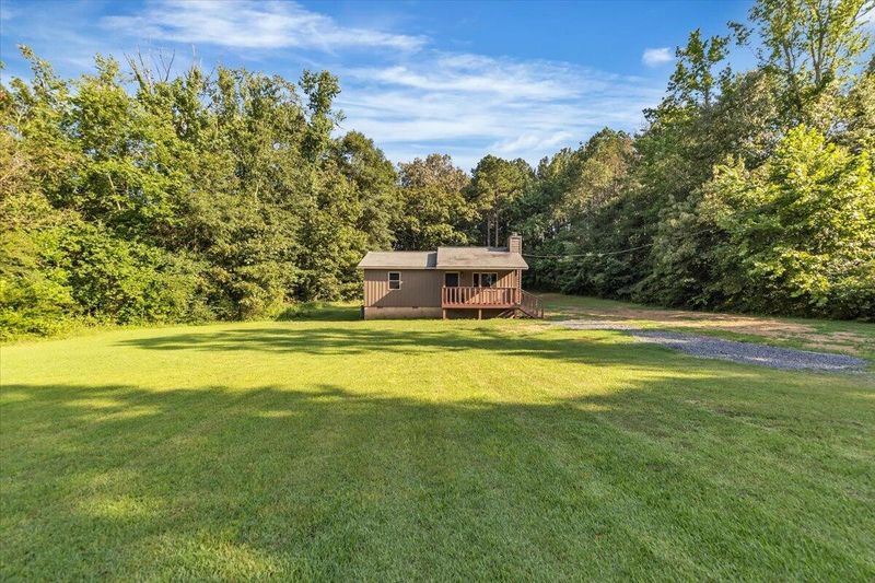 212 Cherokee Dr, Chatsworth, GA 30705