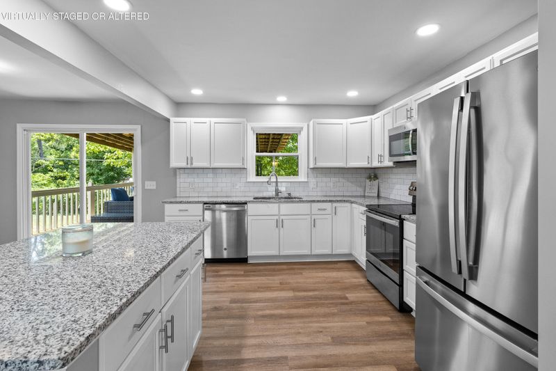 2 Janet Ln, Rossville, GA 30741