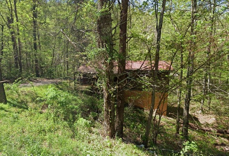 1033 Ridgefield Dr, Sevierville, TN 37876