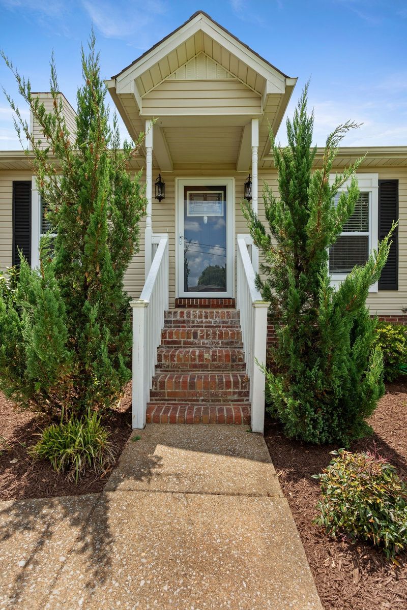 5025 Brookside Dr, Columbia, TN 38401