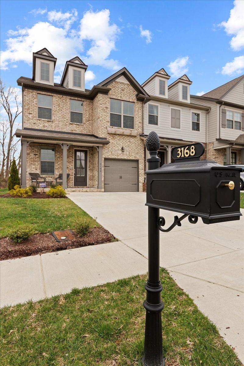 3168 Sassafras Ln, Thompsons Station, TN 37179