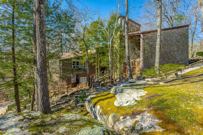 401 Mcfarland Rd #4, Lookout Mountain, GA 30750