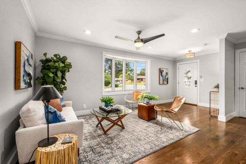 474 Sunliner Dr, Nashville, TN 37209