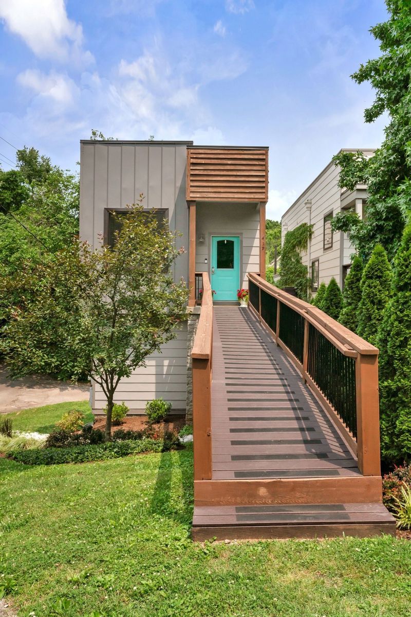 419 Avondale Dr, Nashville, TN 37206