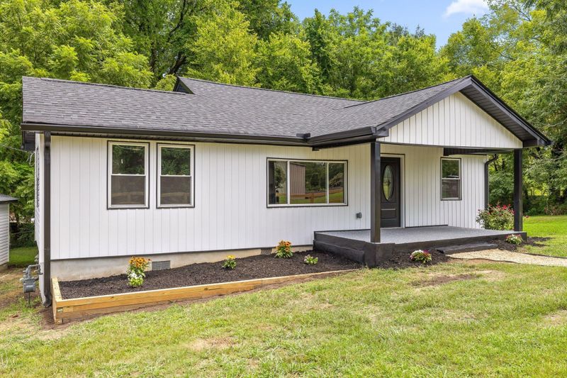 112 Hunt St, Rossville, GA 30741