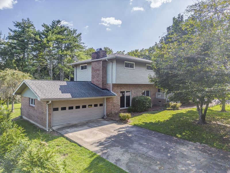 404 Hasty Dr, Tunnel Hill, GA 30755
