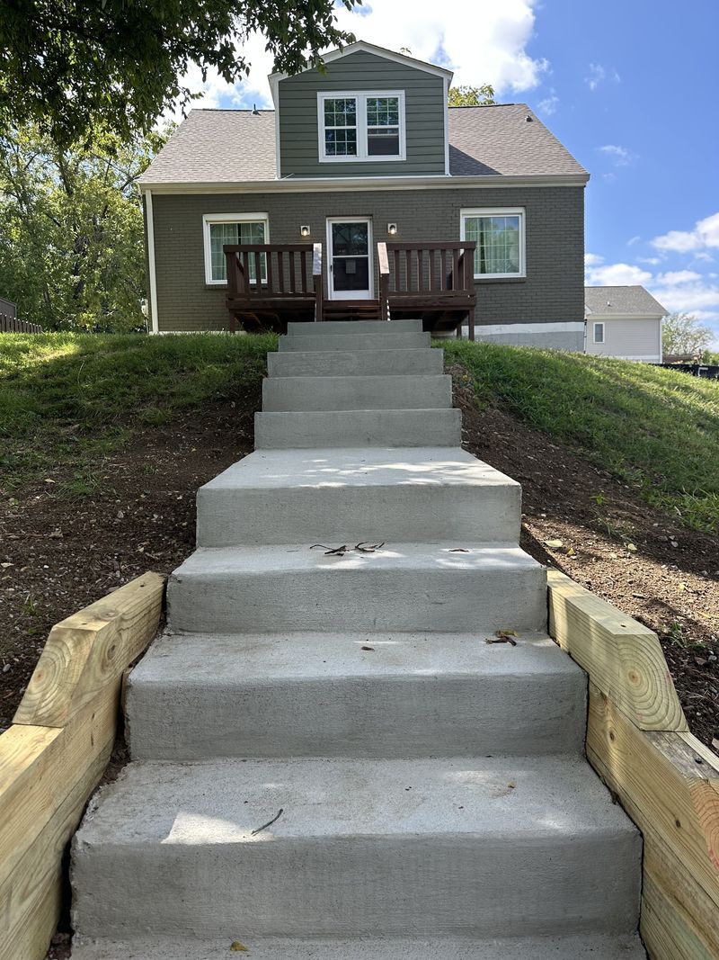 906 Granada Ave, Nashville, TN 37206
