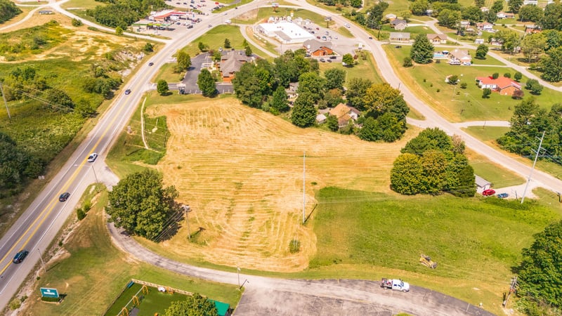 5270 New Highway 31e, Westmoreland, TN 37186