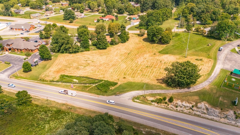 5270 New Highway 31e, Westmoreland, TN 37186