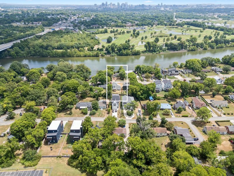1825 River Dr, Nashville, TN 37218