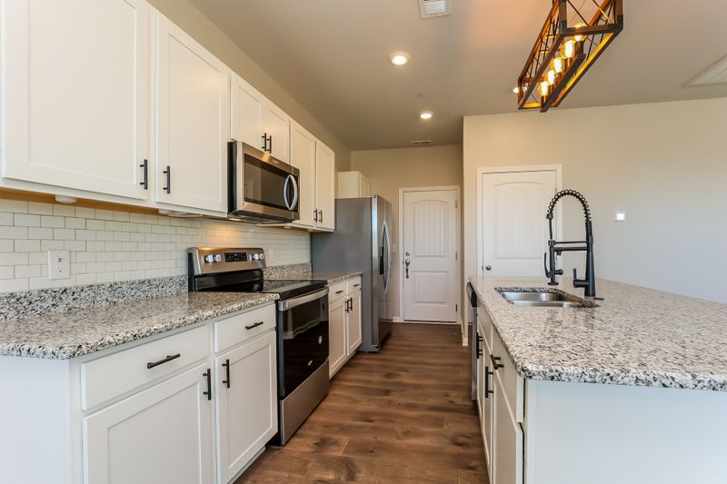 621 Spangler Ln, Ashland City, TN 37015