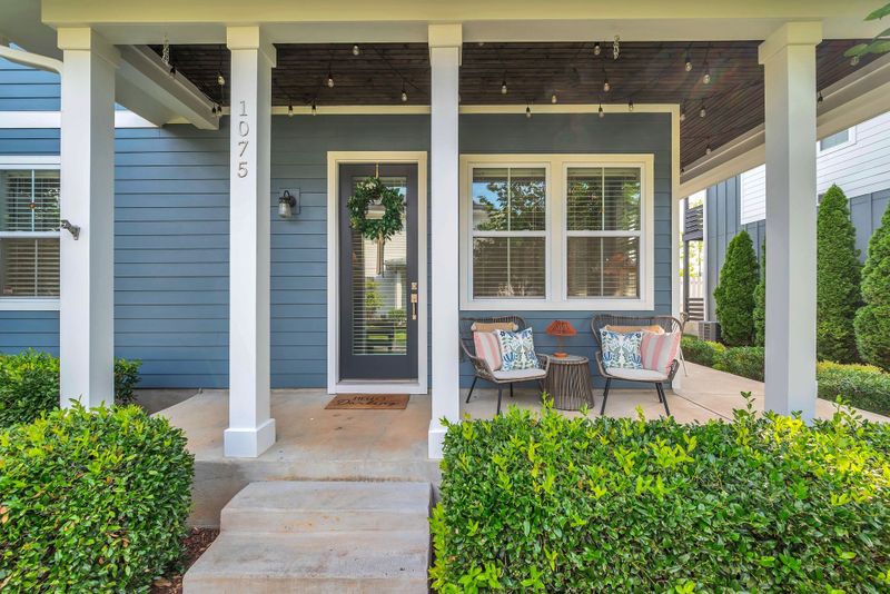1075 Treaty Oaks Dr, Nashville, TN 37209