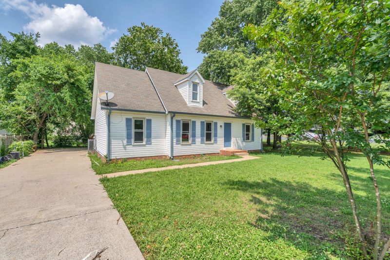 1222 Myers Dr, Murfreesboro, TN 37129
