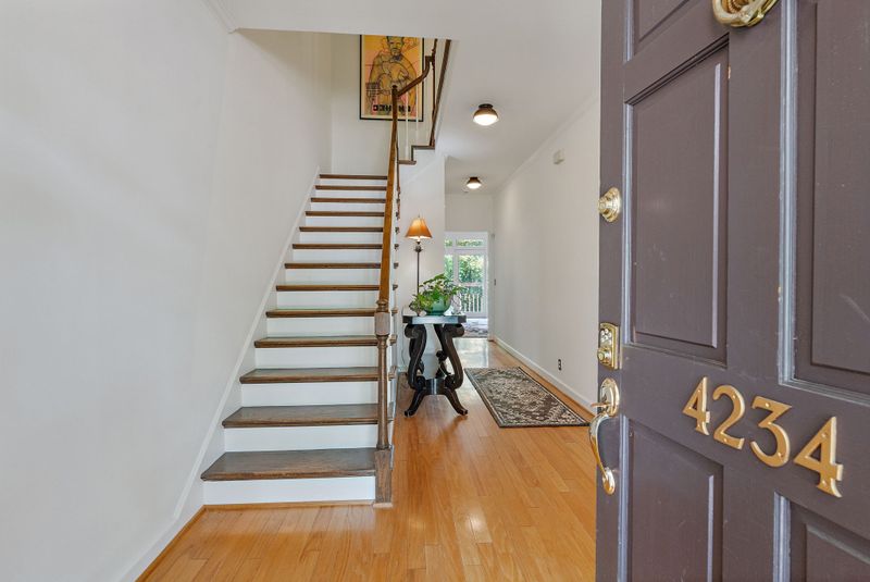 4234 Lone Oak Rd, Nashville, TN 37215