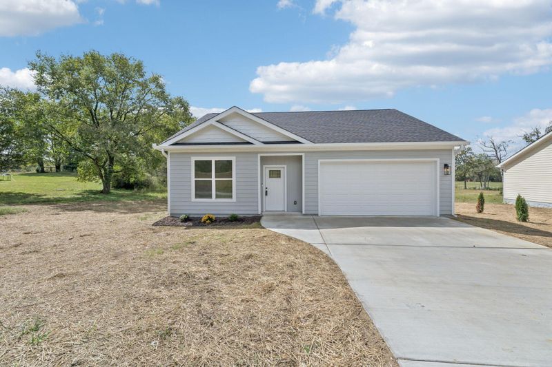 41 Ballard Rd, Trenton, GA 30752