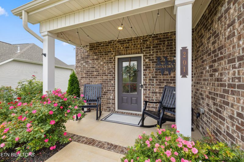 201 Aspen Dr, Lenoir City, TN 37771