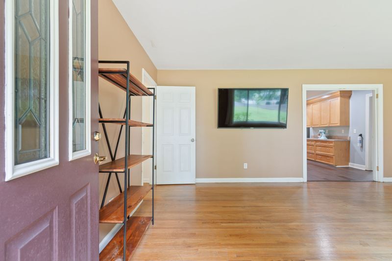 5125 Overton Rd, Nashville, TN 37220