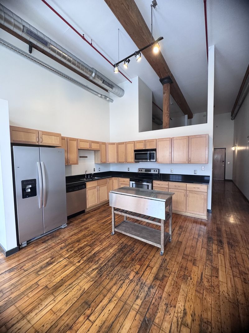 1350 Rosa L Parks Blvd #325, Nashville, TN 37208
