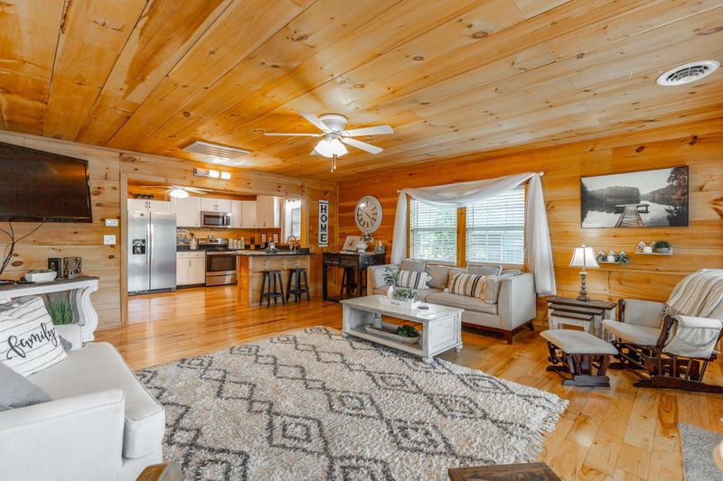 1350 Peggy Ln, Tunnel Hill, GA 30755