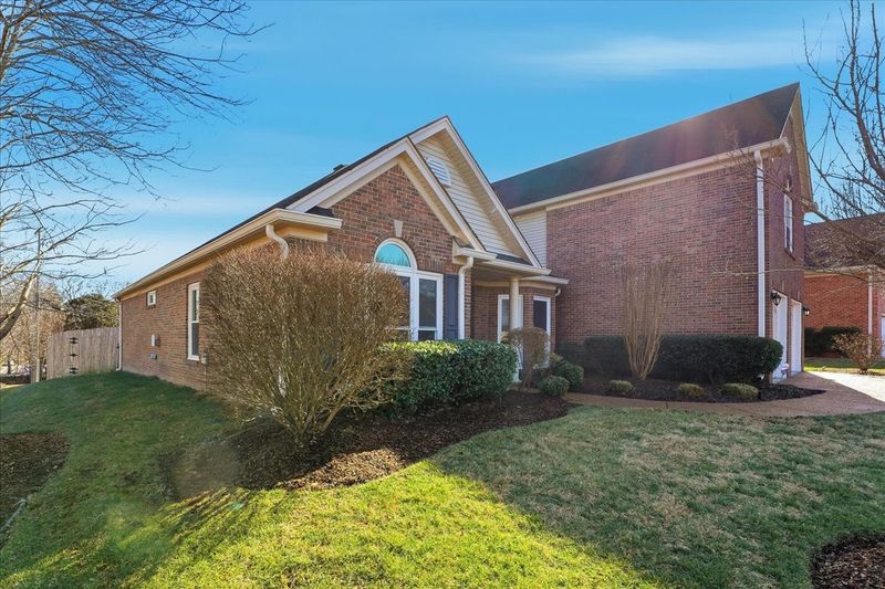 901 Leblanc Ct, Nashville, TN 37221