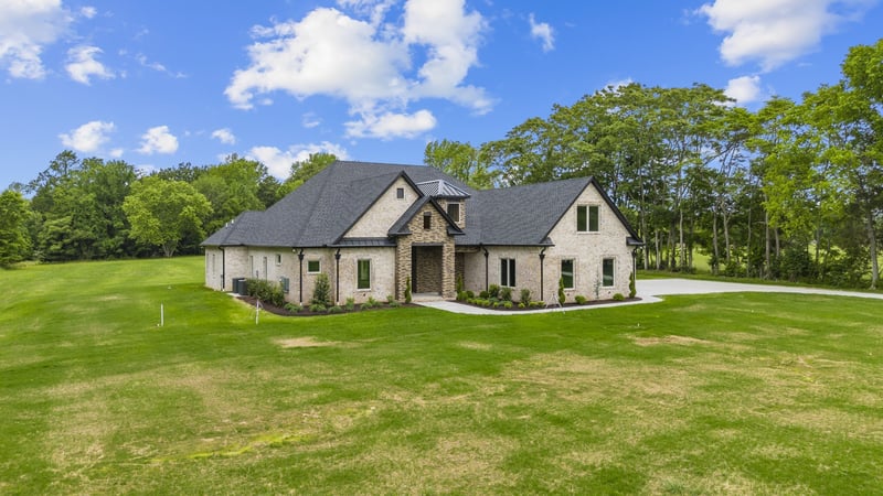 724 Bradshaw Rd, Lebanon, TN 37087