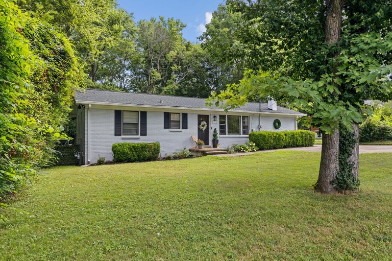 222 Maple Dr, Franklin, TN 37064