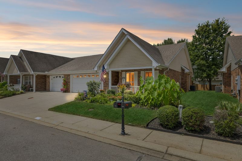 610 Village Green Cir, Murfreesboro, TN 37128